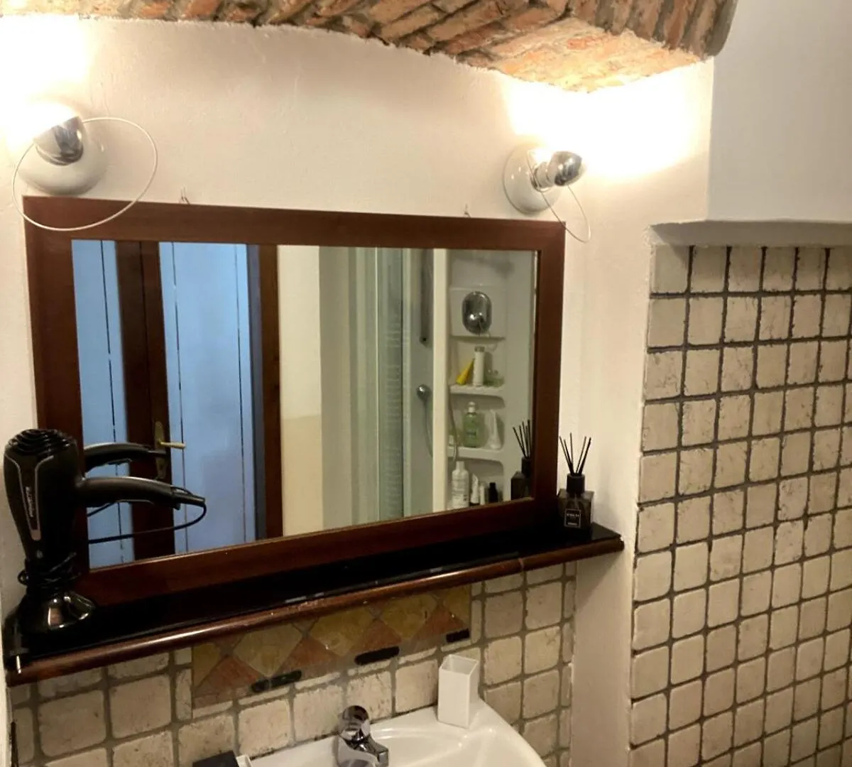Adalbert House Central Apartment On 2 Levels Milano Italia